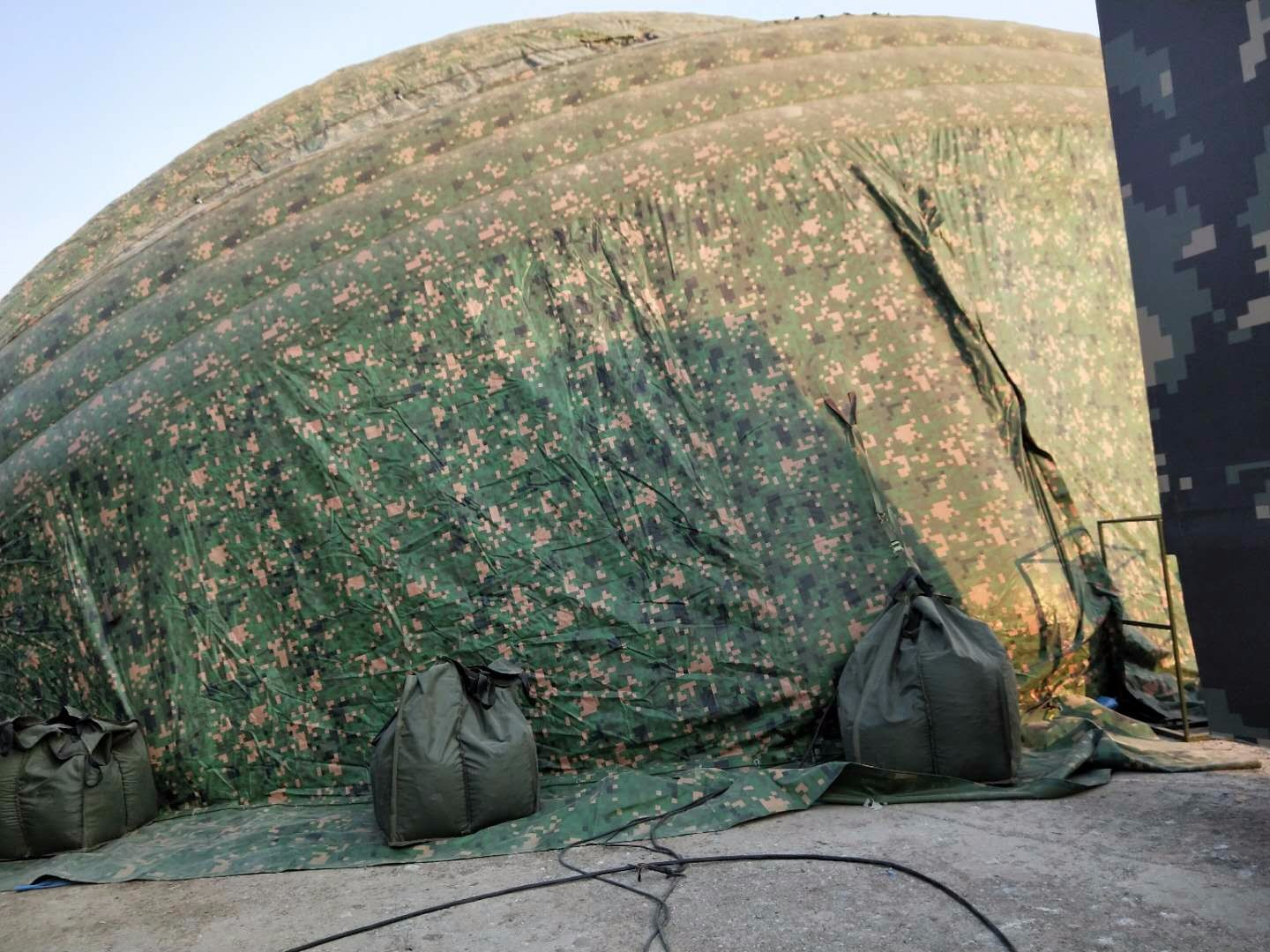 沙湾军用充气帐篷